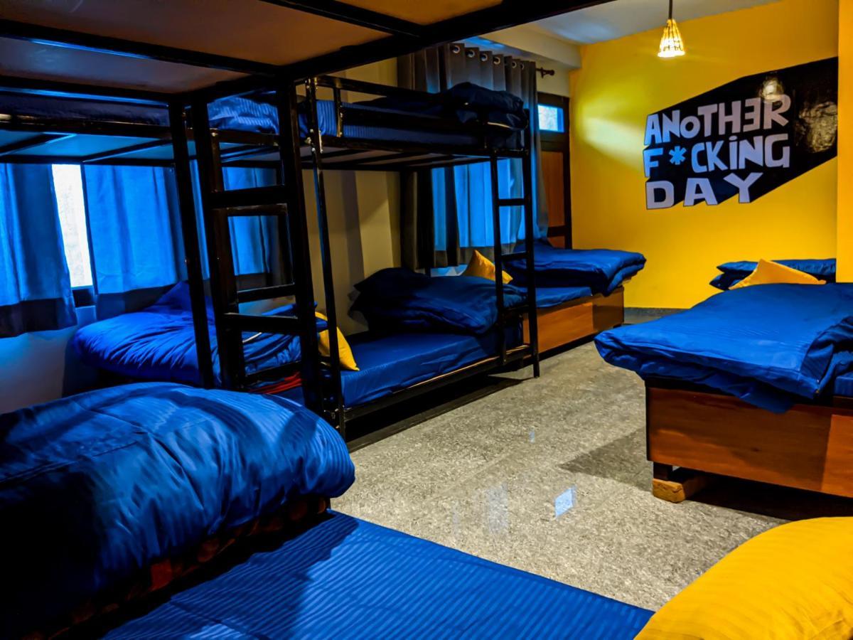 Nomads Hostel Tosh Exterior foto