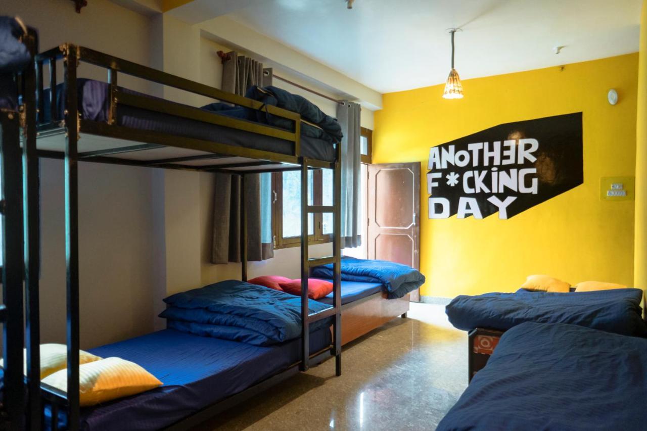 Nomads Hostel Tosh Exterior foto